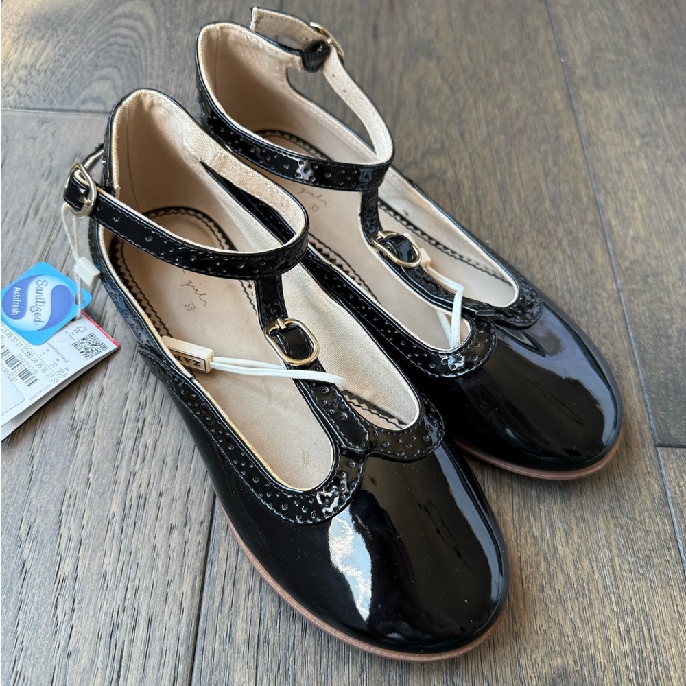 🆕 Zara Girls Black Patent Leather T-Strap Shoes for girls size 33